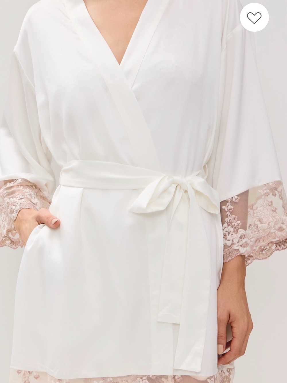 NWT Flora Nikrooz Rosa Charmeuse Kimono (Size M)